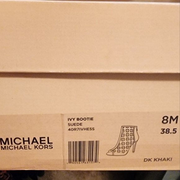 Booties - Picture 4 of 5